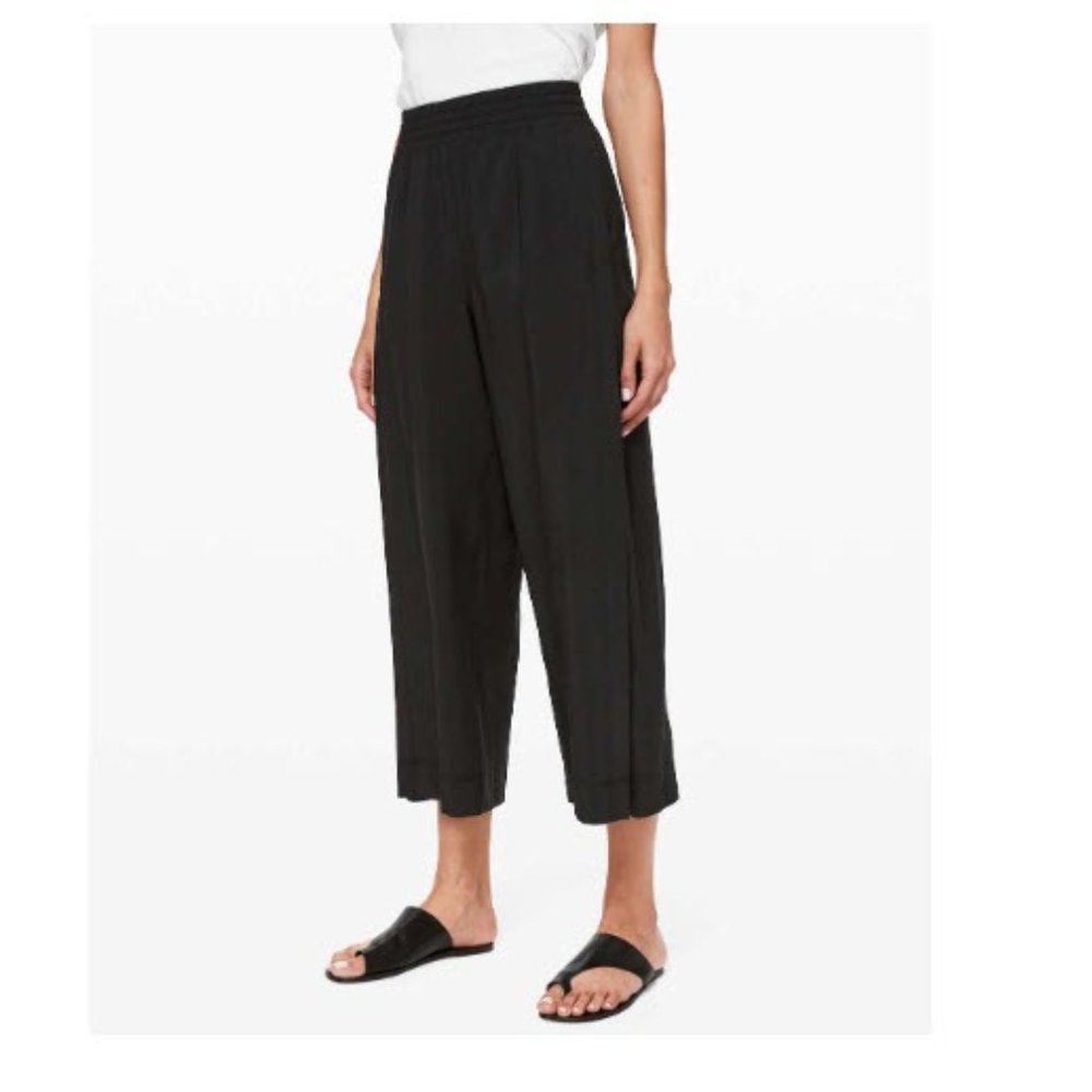 Lululemon Wanderer Culotte, Black Size 10